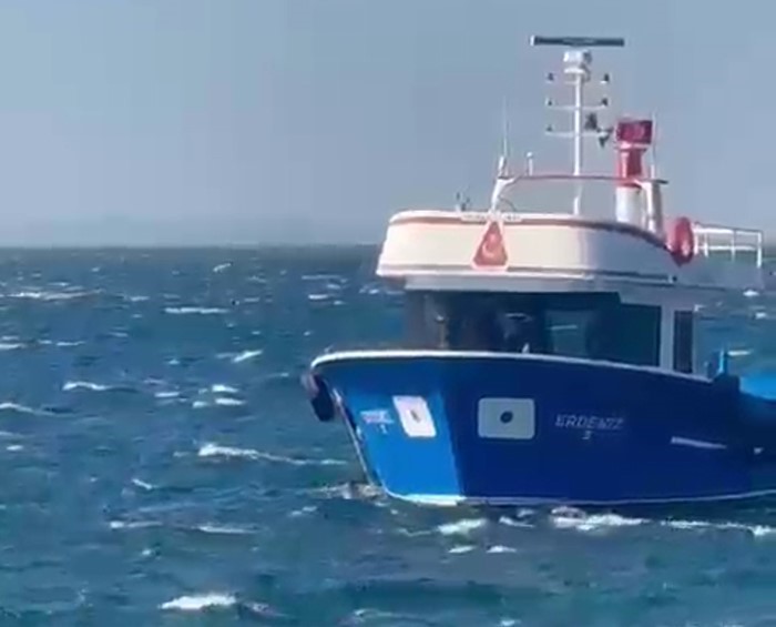 Marmara Adası’nda tekne alabora oldu: 1 ölü BALIKESİR'İN MARMARA ADASI’NDA 4 KİŞİ TEKNE İLE GEZİNTİYE ÇIKTIĞI SIRADA