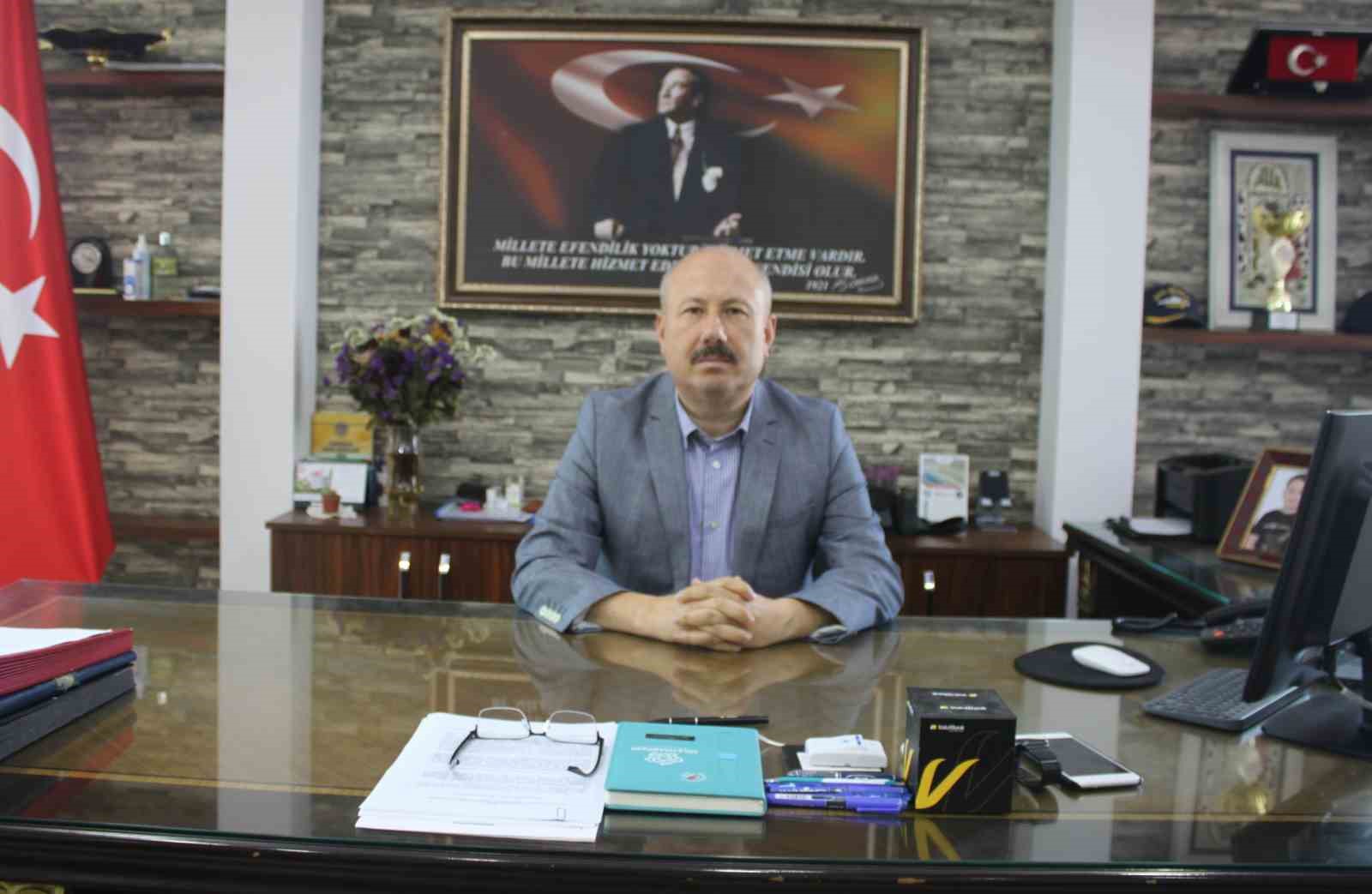 MARMAREREĞLİSİ KAYMAKAMI GÖKHAN GÜRBÜZEROL, İLÇE GENELİNDE 150'YE YAKIN HANEYE ÇEŞİTLİ