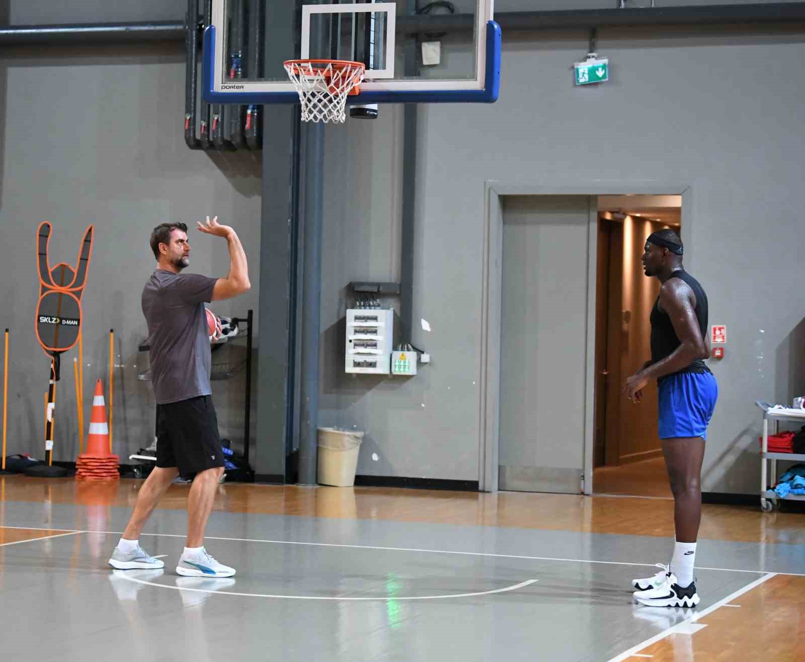 MEHMET OKUR, 2023-2024 SEZONU HAZIRLIK PROGRAMI SÜRESİNCE TOFAŞ BASKETBOL A