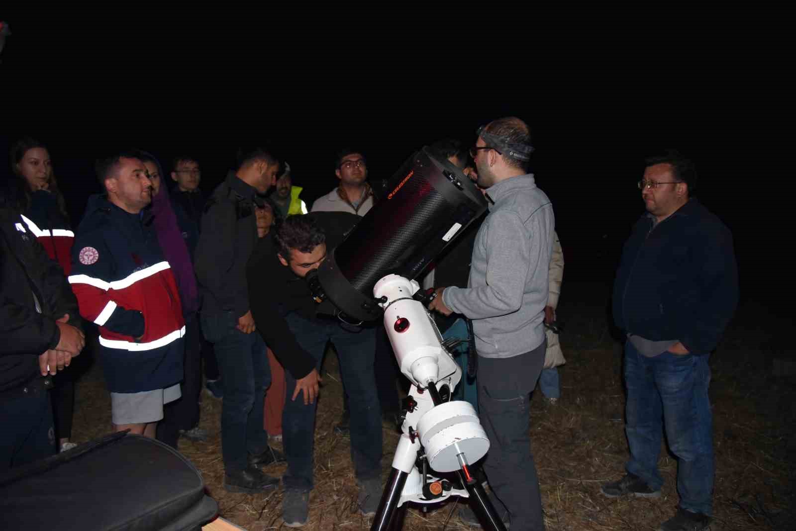 PERSEİD METEOR YAĞMURLARI BİNLERCE KİŞİYİ SINDIRGI’DA BULUŞTURDU