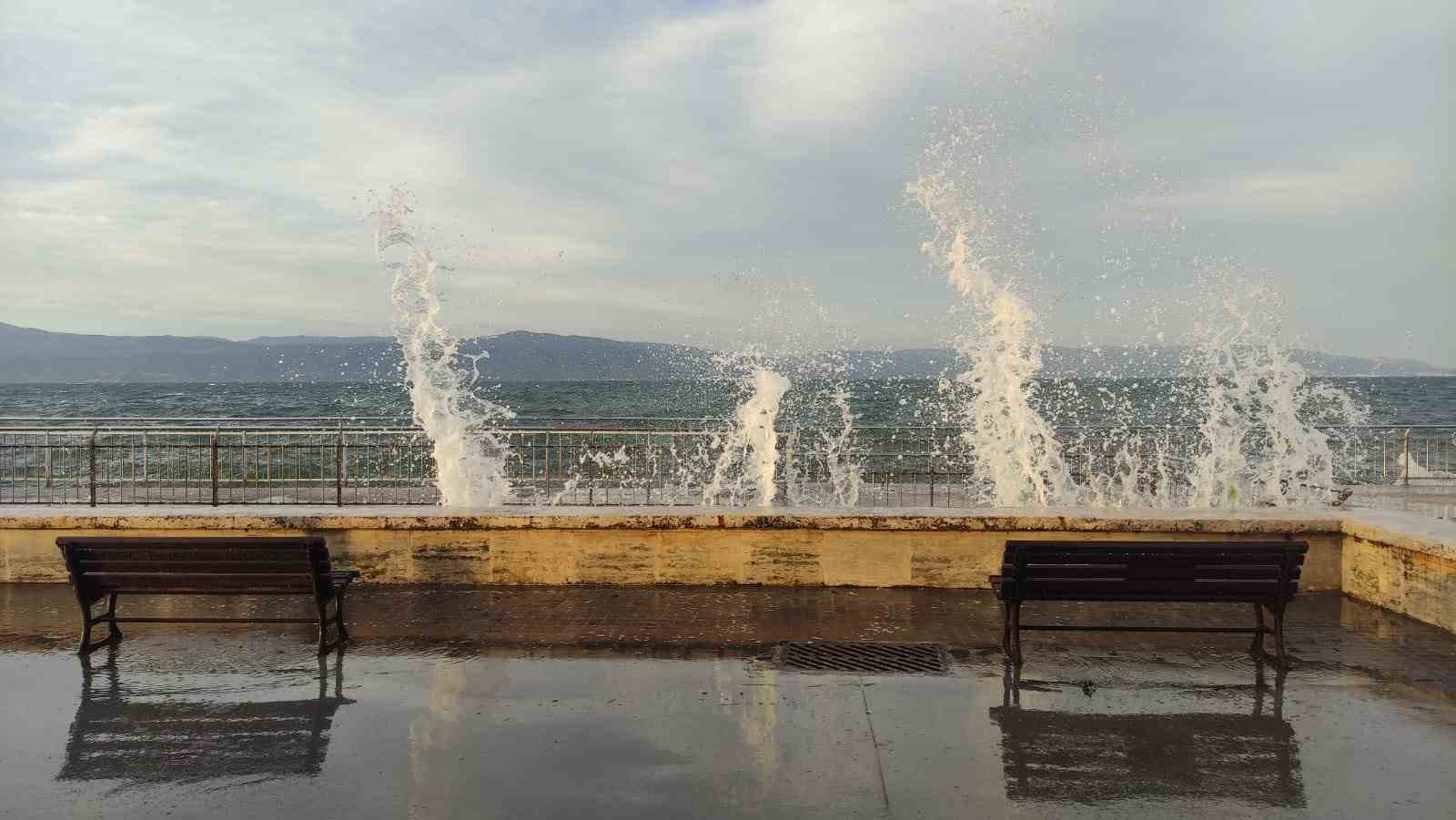 METEOROLOJİ GENEL MÜDÜRLÜĞÜ  MARMARA BÖLGESİ’NDE CUMA GÜNÜ BEKLENEN FIRTINA