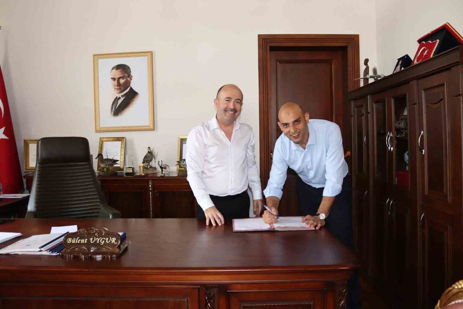 MURATLI KAYMAKAMI BÜLENT UYGUR VE MURATLI CUMHURİYET BAŞSAVCISI OĞUZHAN TEKİN