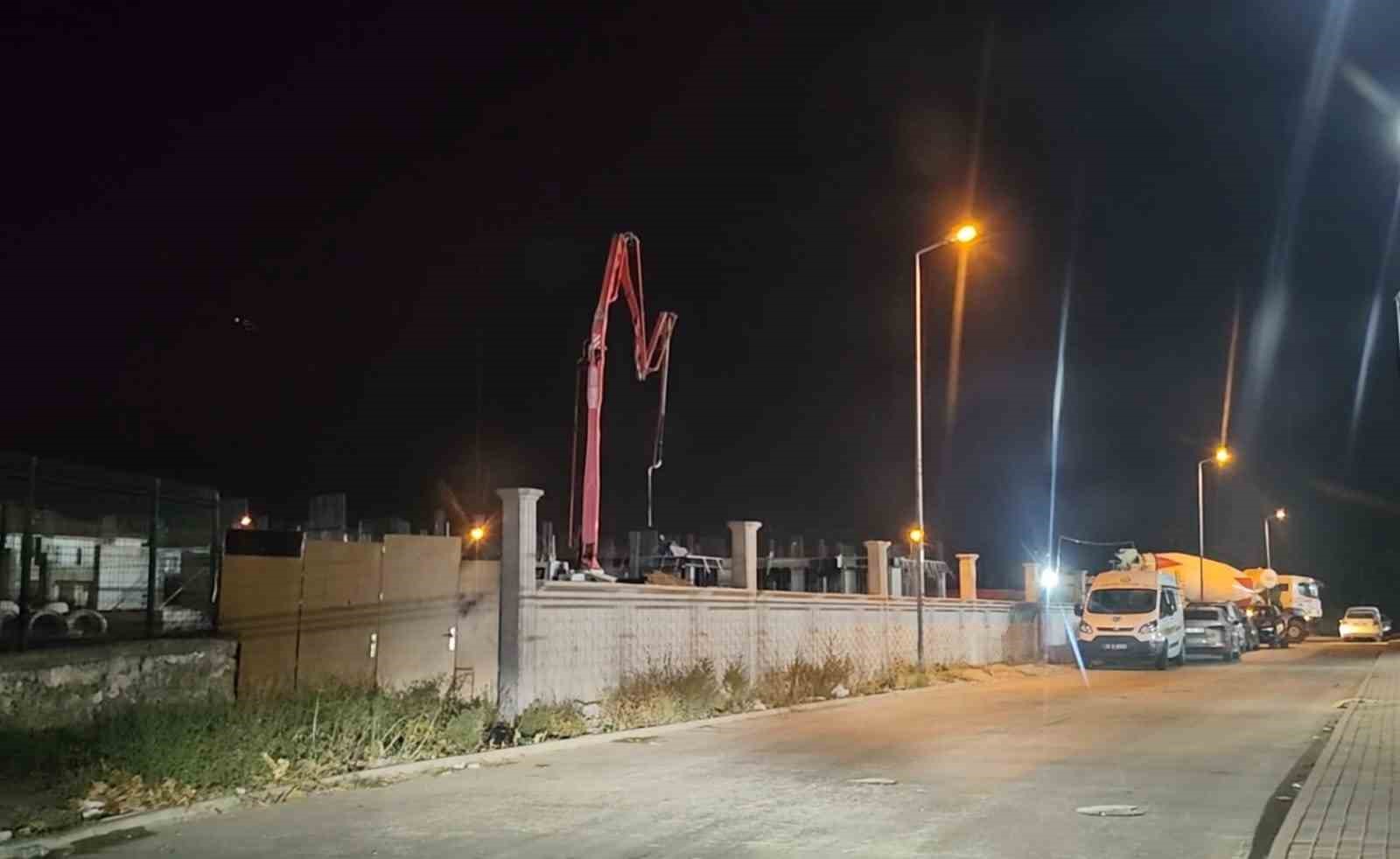 BURSA'NIN İNEGÖL İLÇESİ CUMHURİYET MAHALLESİNDE YAPIMI DEVAM EDEN ORTAOKUL İNŞAATINDA