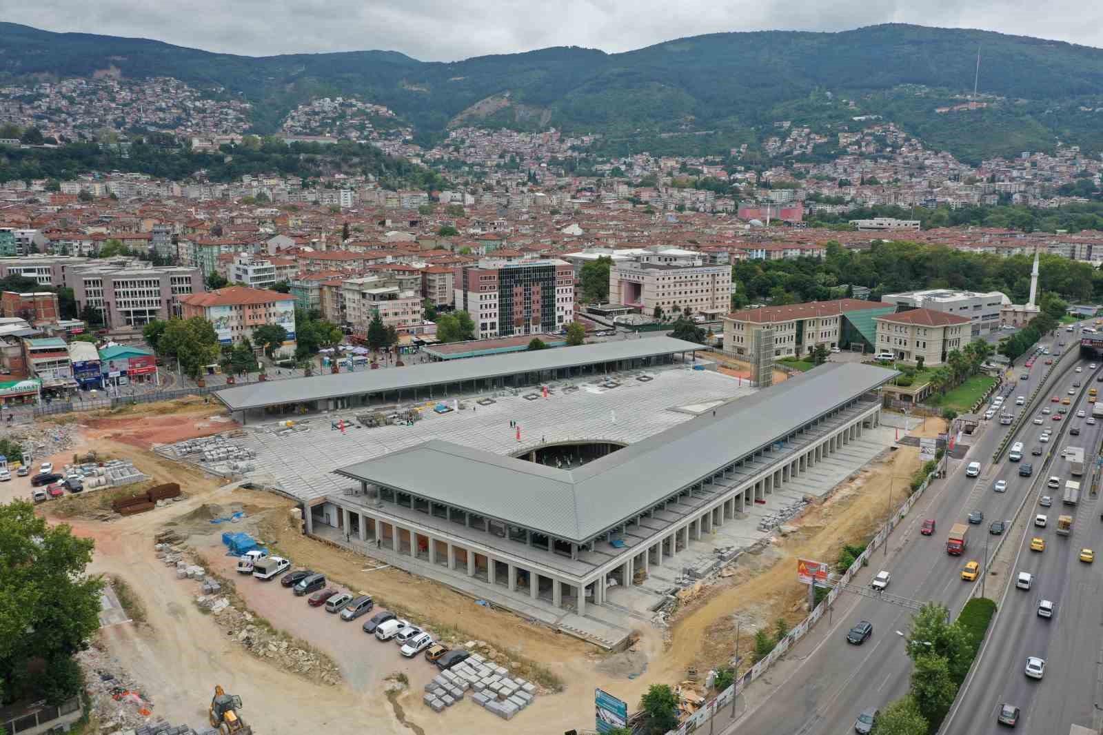 OSMANGAZİ MEYDANI AÇILIŞ İÇİN GÜN SAYARKEN, OSMANGAZİ BELEDİYE BAŞKANI MUSTAFA