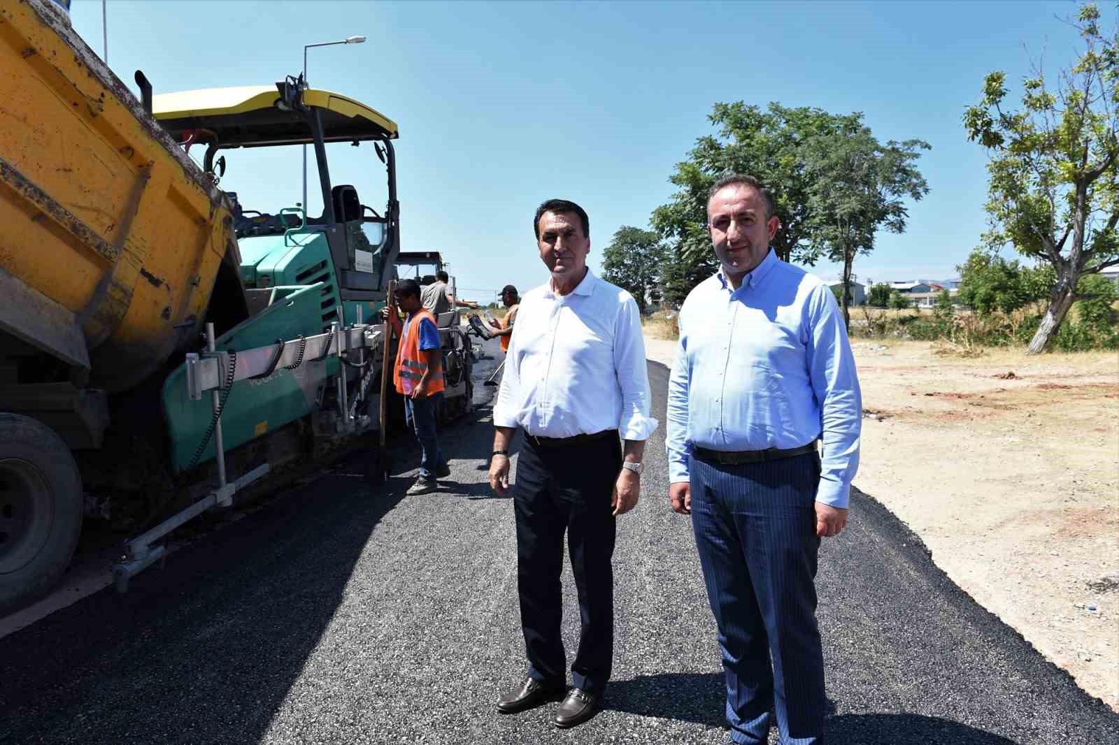 OSMANGAZİ BELEDİYESİ, ASFALT ÇALIŞMALARINA ARA VERMEDEN DEVAM EDİYOR
