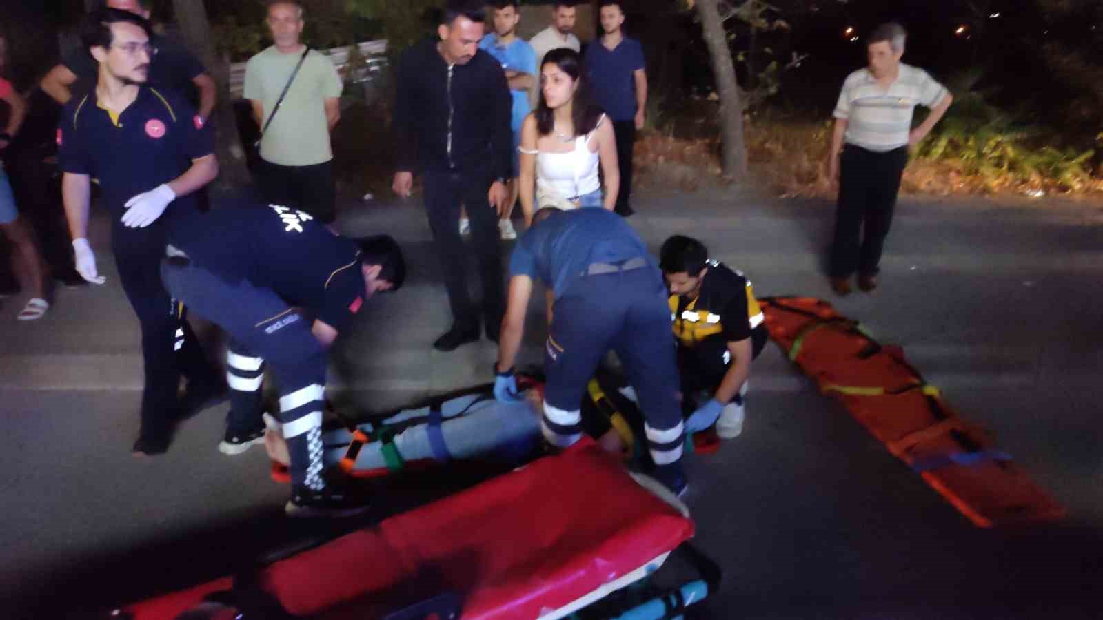 ORHANGAZİ’DE GÖL YOLU ÜZERİNDE MEYDANA GELEN TRAFİK KAZASINDA BİR OTOMOBİL