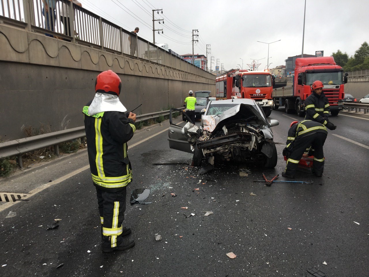 Otomobil iş makinesine arkadan çarptı: 1 kişi ağır yaralandı KOCAELİ'NİN KÖRFEZ İLÇESİNDE OTOMOBİL SÜRÜCÜSÜNÜN İŞ MAKİNESİNE ARKADAN ÇARPMASI NETİCESİNDE