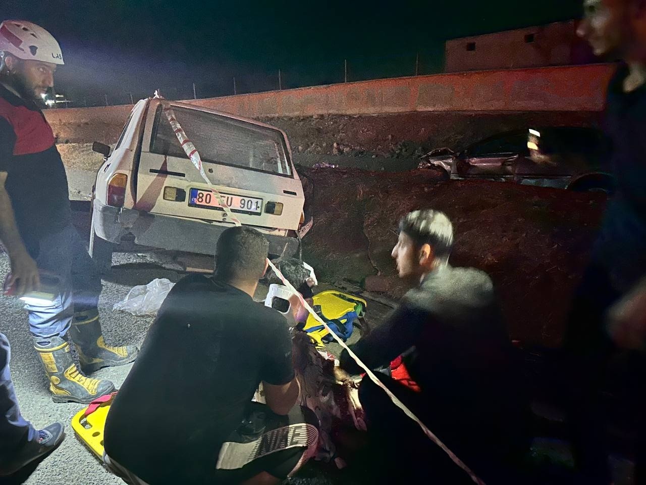 ŞANLIURFA’DA OTOMOBİLLER ÇARPIŞTI : 1 ÖLÜ, 6 YARALI