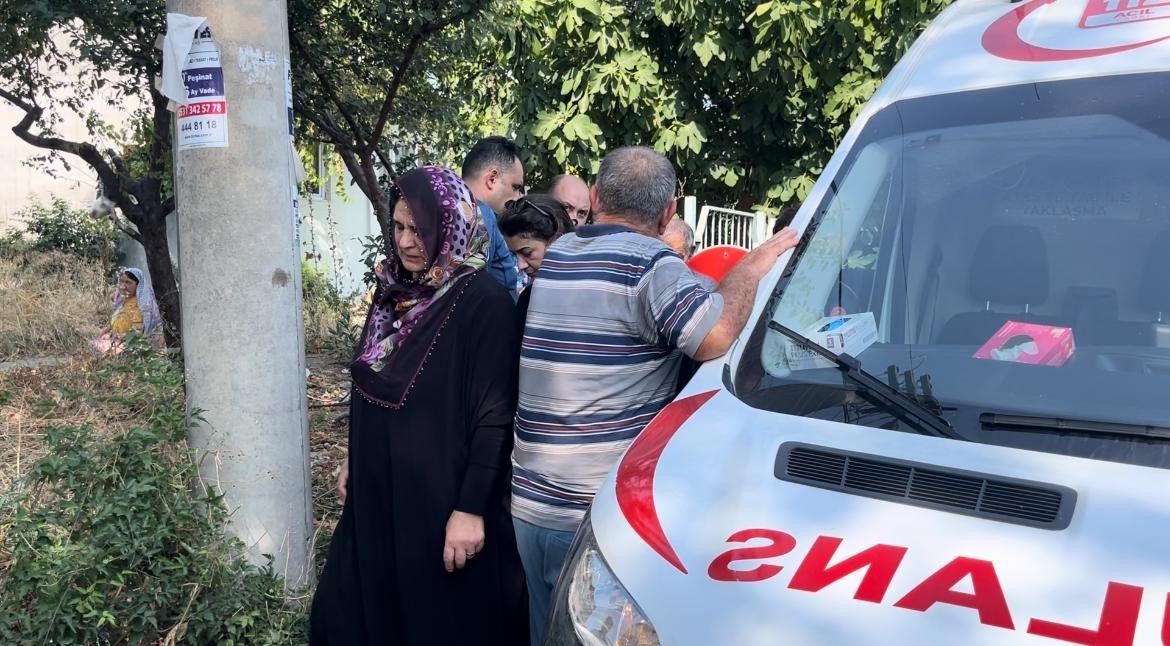 BURSA’DA SİNİR KRİZİ GEÇİREN KİŞİ YAŞADIĞI EVİ ATEŞE VERDİ. ÜST