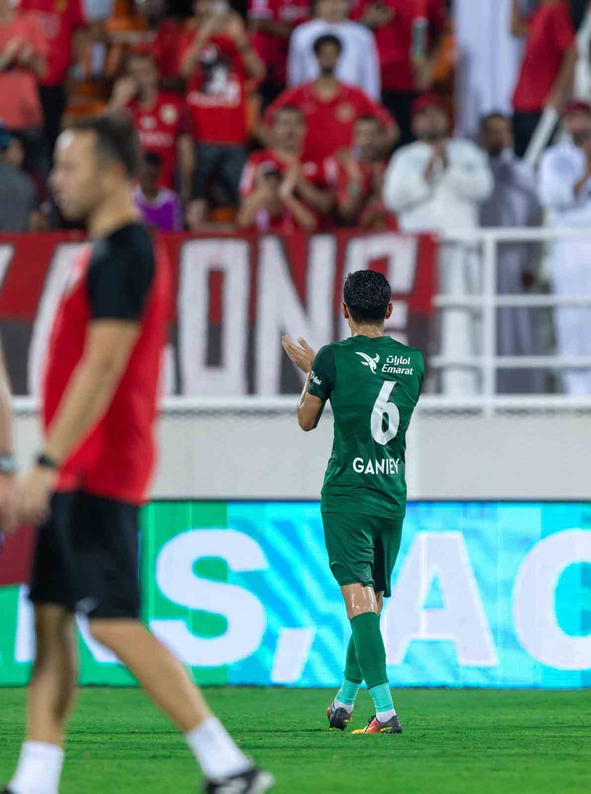 BİRLEŞİK ARAP EMİRLİKLERİ TAKIMLARINDAN SHABAB AL-AHLİ'DE TOP KOŞTURAN 25 YAŞINDAKİ