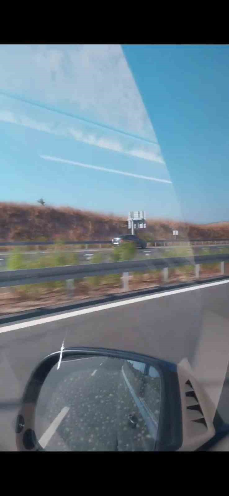 TERS ŞERİTTEN İLERLEYEN ARAÇ YUREKLERİ AĞZA GETİRDİ