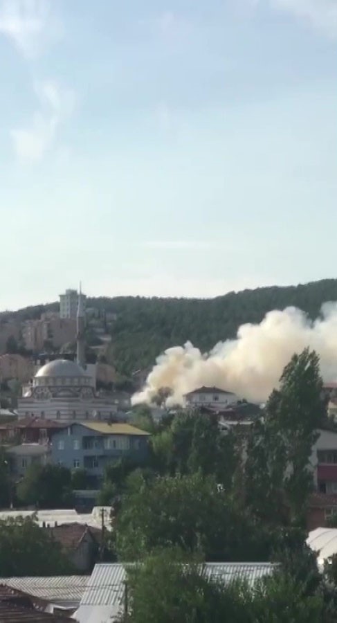 PENDİK’TE ÇATI YANGINI