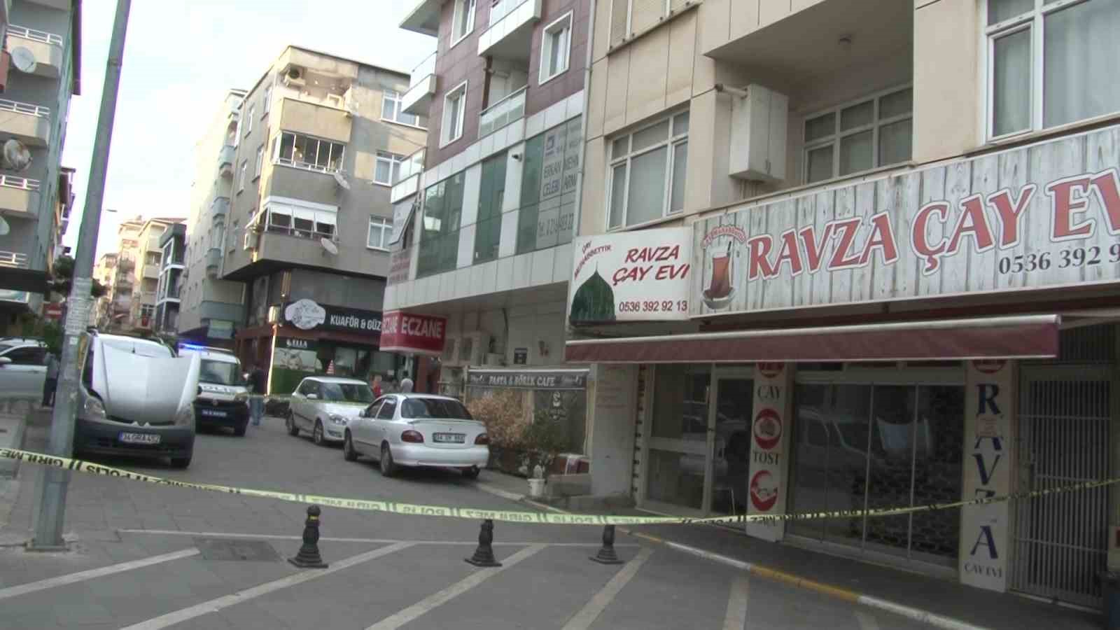 PENDİK'TE SİYANÜR İÇEN ADAM HASTANEYE KALDIRILDI