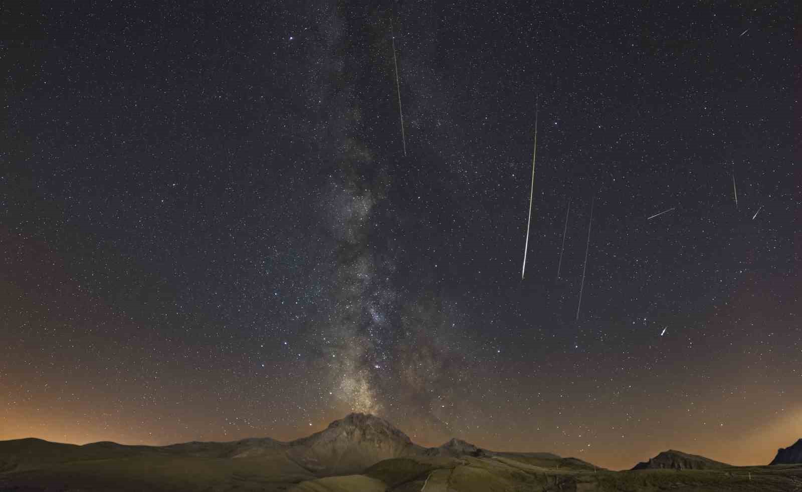 YILIN EN ETKİLEYİCİ PERSEİD METEOR YAĞMURU KAYSERİ'DE BULUNAN ERCİYES DAĞI'NDA