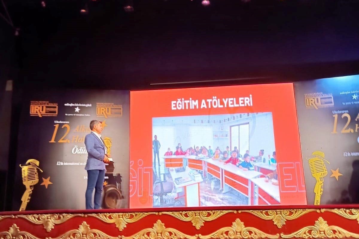 ULUSLARARASI RADYOCULAR BİRLİĞİ TARAFINDAN DÜZENLENEN 12’NCİ “ALKIŞI HAKEDENLER ÖDÜLLERİ” PROGRAMINDA,