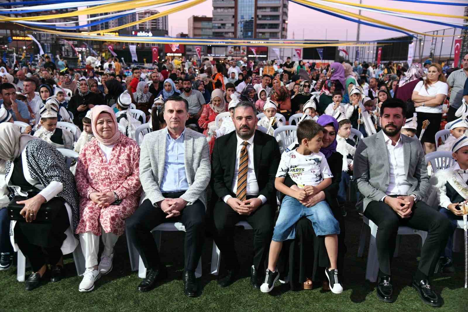 PURSAKLAR BELEDİYESİ 170 SÜNNET ÇOCUĞU İÇİN SÜNNET ŞÖLENİ DÜZENLENDİ VE