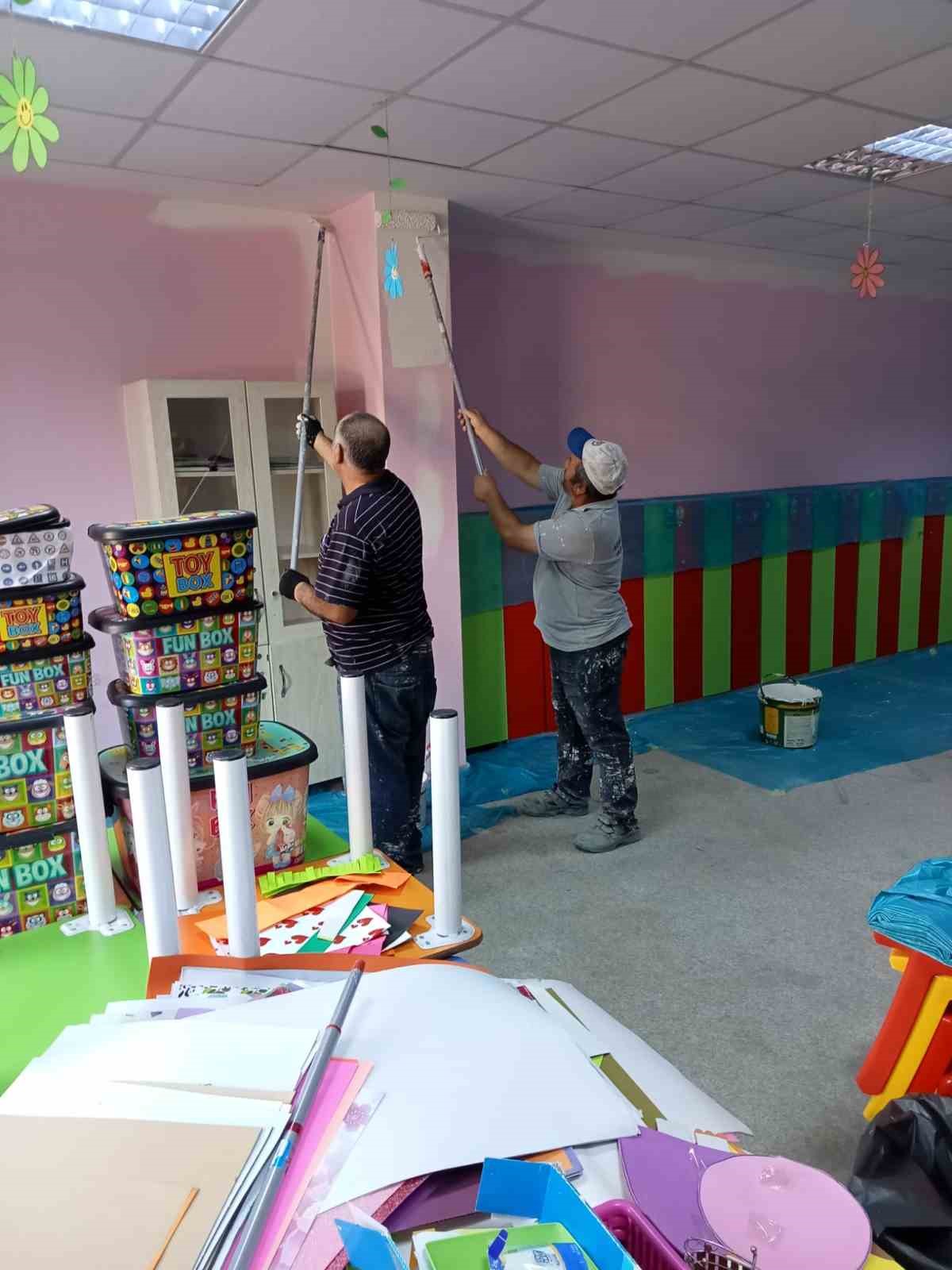 PURSAKLAR BELEDİYESİ’NİN NEZAKET OKULLARINDA, ÖĞRENCİLERİN SAĞLIKLI VE HİJYENİK BİR ORTAMDA