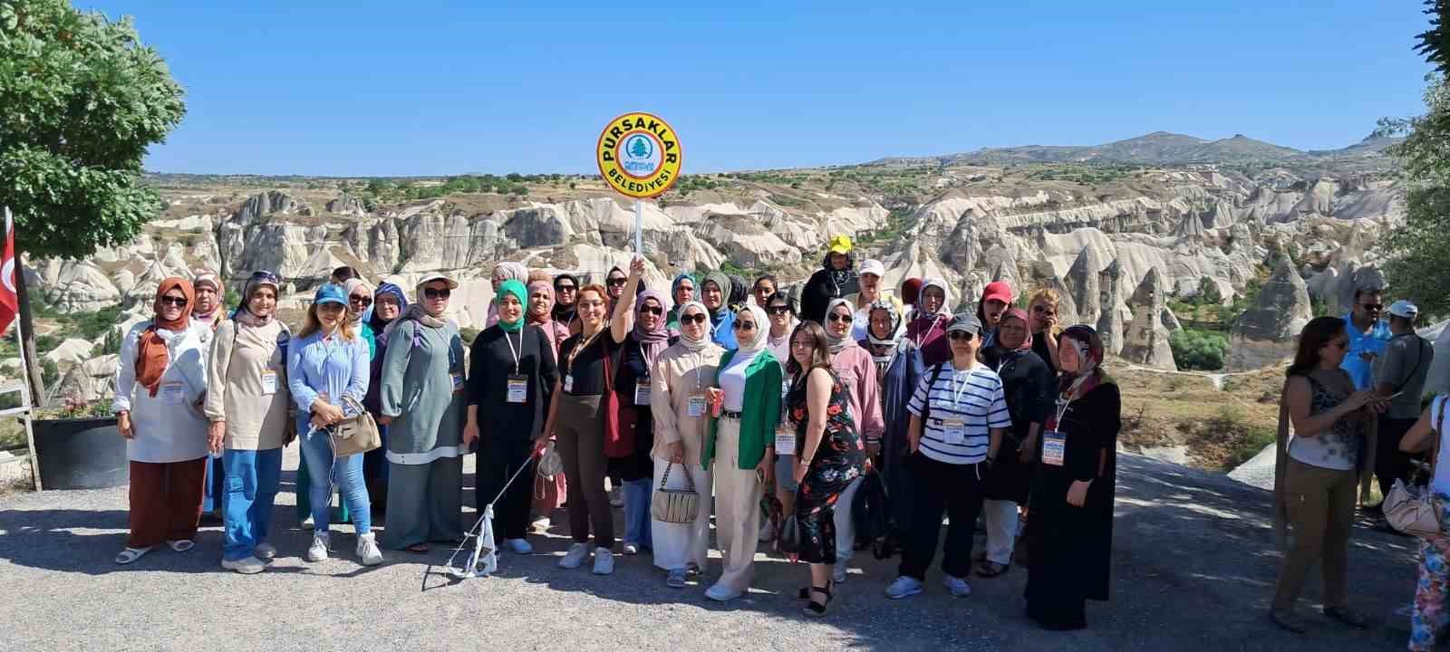 PURSAKLAR BELEDİYESİ TARAFINDAN EV HANIMLARA YÖNELİK DÜZENLENEN KÜLTÜREL GEZİLERDE İLÇEDE