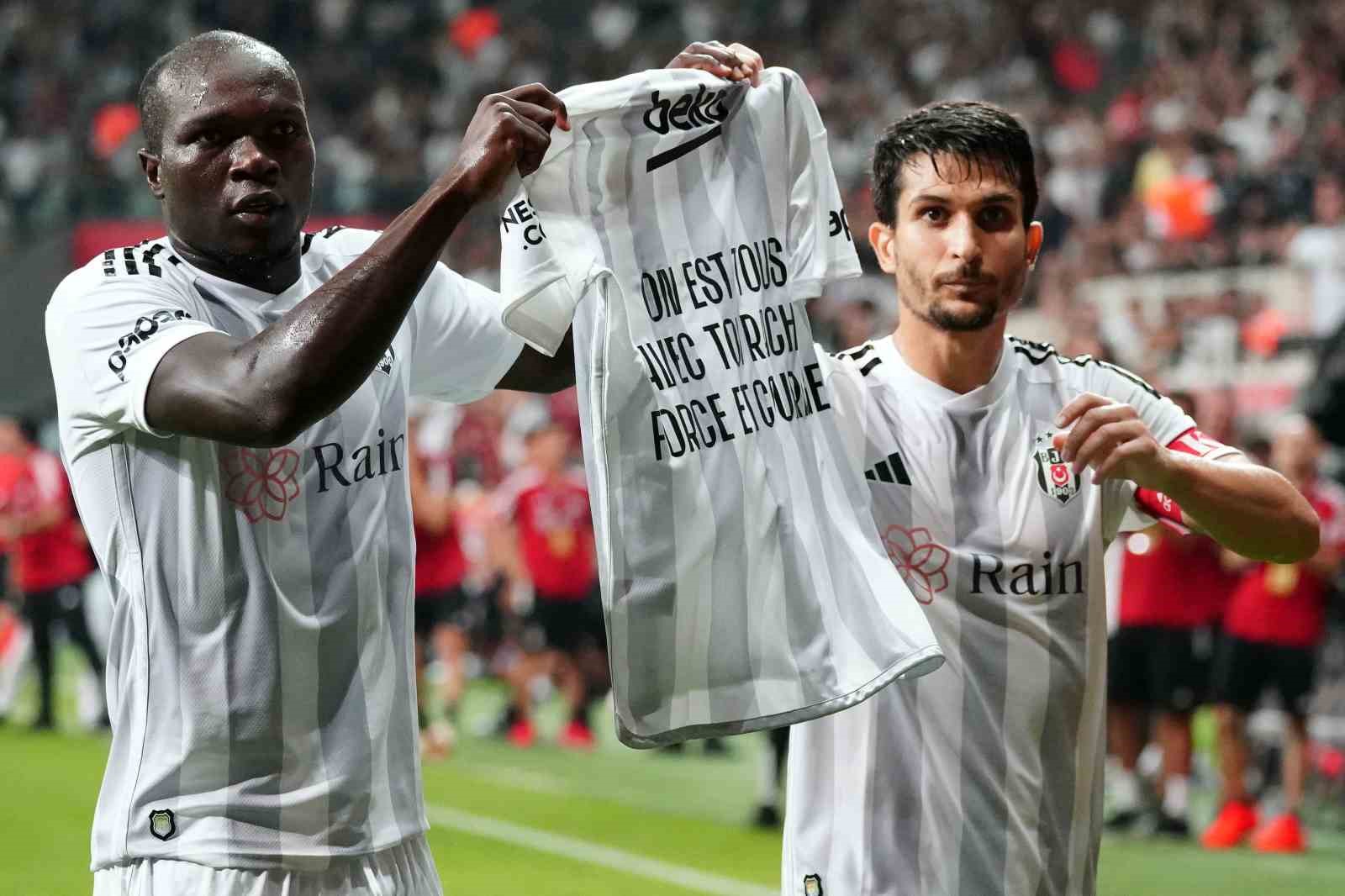 KAYINVALİDESİ VE OĞLU TRAFİK KAZASI GEÇİREN BEŞİKTAŞ’IN FASLI YILDIZI RACHİD
