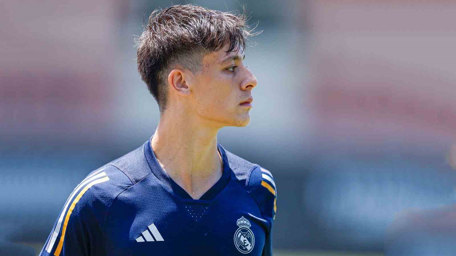 REAL MADRİD, SAĞ DİZİNDEN SAKATLIK YAŞAYAN 18 YAŞINDAKİ MİLLİ FUTBOLCU