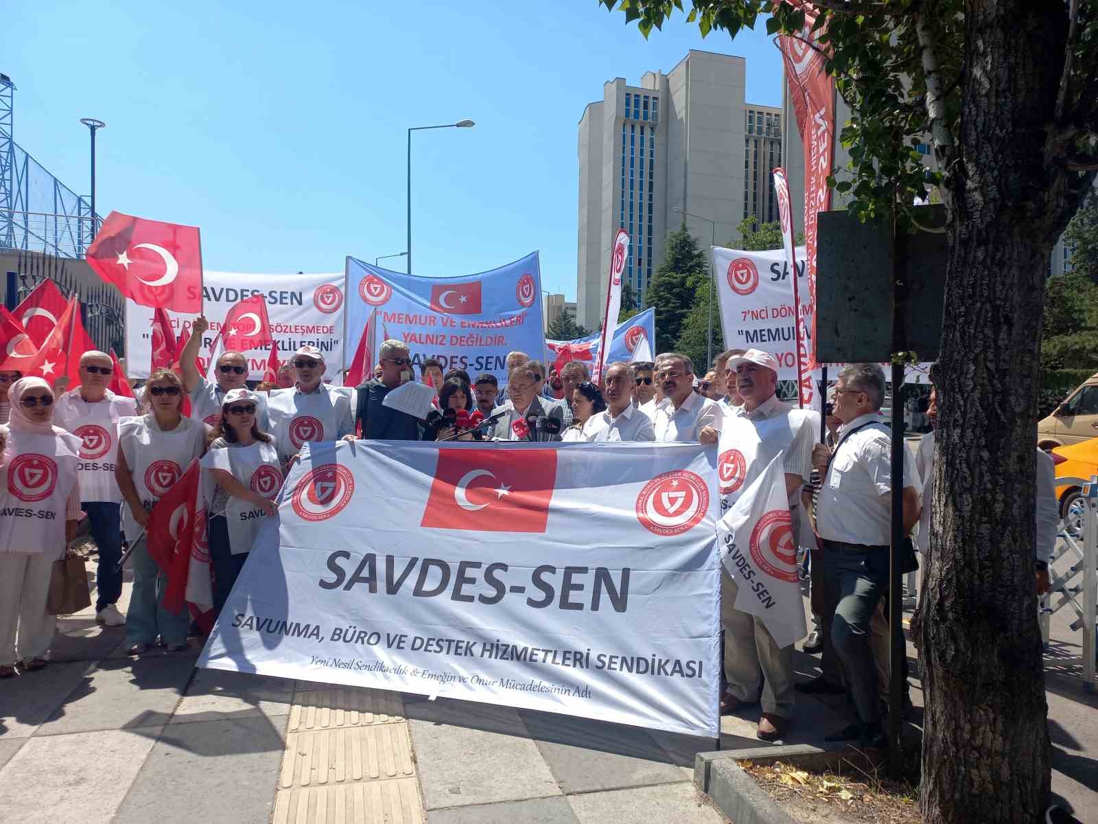 SAVDES-SEN) GENEL BAŞKANI TUNCAY CENGİZ BASIN AÇIKLAMASI YAPTI