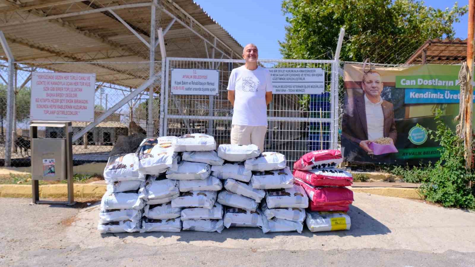FOTOĞRAF SANATÇISI SERDAR TİBET, AYVALIK BELEDİYESİ KIRLANGIÇ SERGİ SALONU’NDA 26