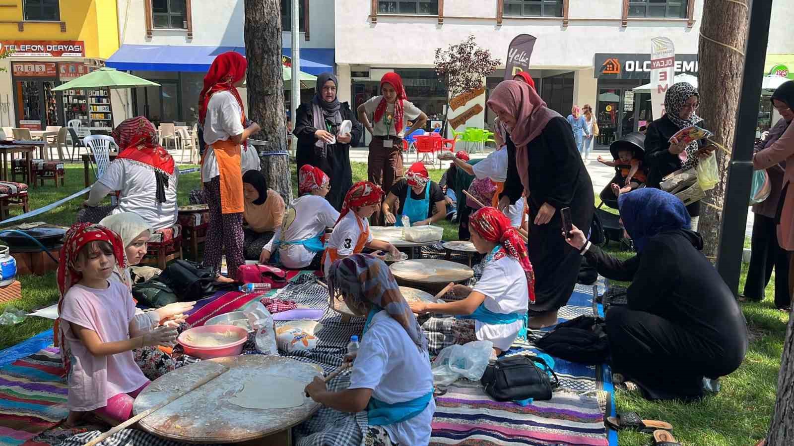 SINDIRGI BELEDİYESİ EĞİTİM MERKEZİNDE YAZ KURSLARI, BİLİM VE KÜLTÜR ŞENLİĞİ