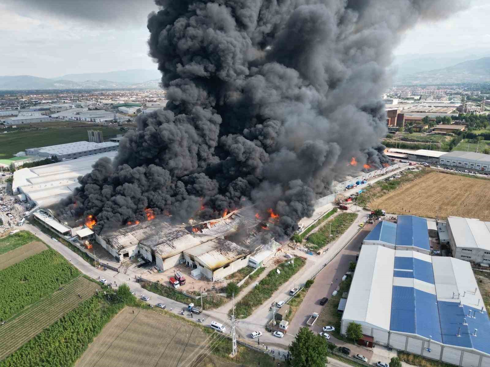 110 BİN DÖNÜMLÜK KAPALI ALANDA YANGININ ÇIKIŞ SEBEBİNİN SOĞUTMA ÇALIŞMALARININ