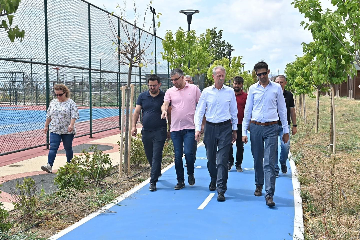 BAŞKAN UZUNLAR, BERABERİNDE BELEDİYE BAŞKAN YARDIMCISI ŞENOL KARAKÜÇÜK VE BELEDİYE