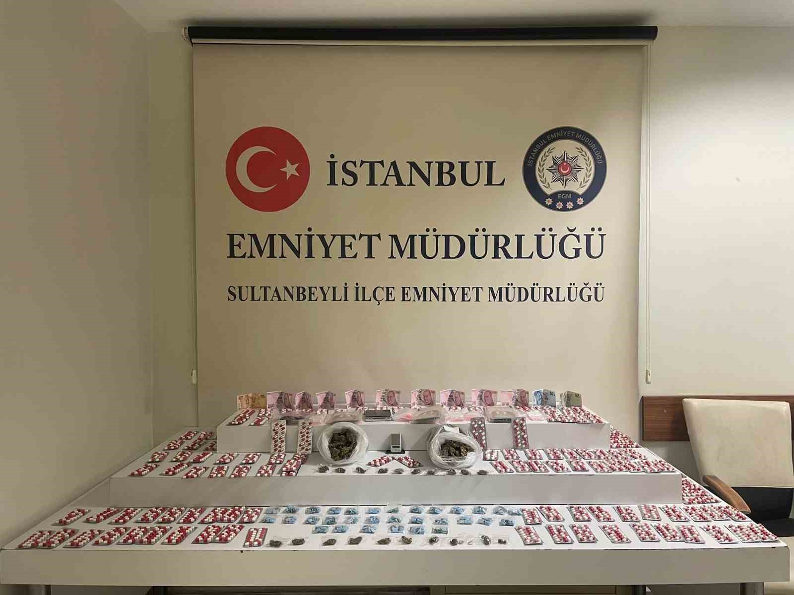 SULTANBEYLİ İLÇE EMNİYET MÜDÜRLÜĞÜ EKİPLERİ, İLÇE GENELİNDE “UYUŞTURUCU VEYA UYARICI