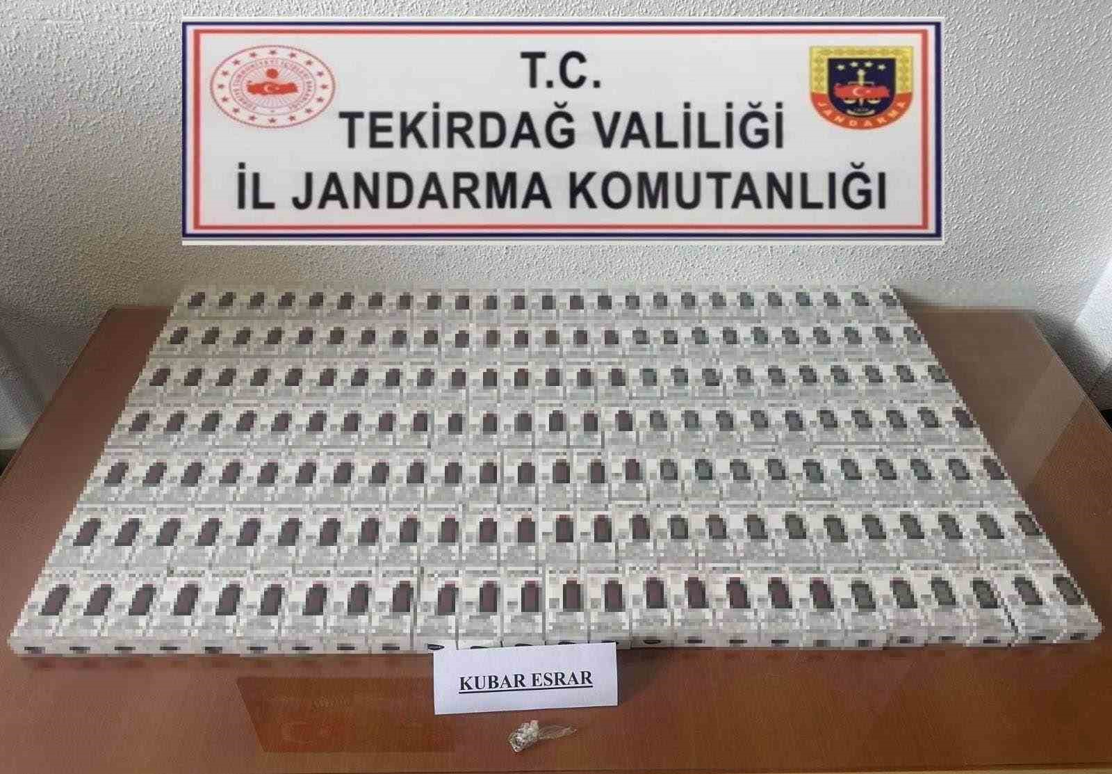 TEKİRDAĞ’IN MARMARAEREĞİLİSİ İLÇESİNDE 210 BİN LİRA DEĞERİNDE ELEKTRONİK SİGARA ELE