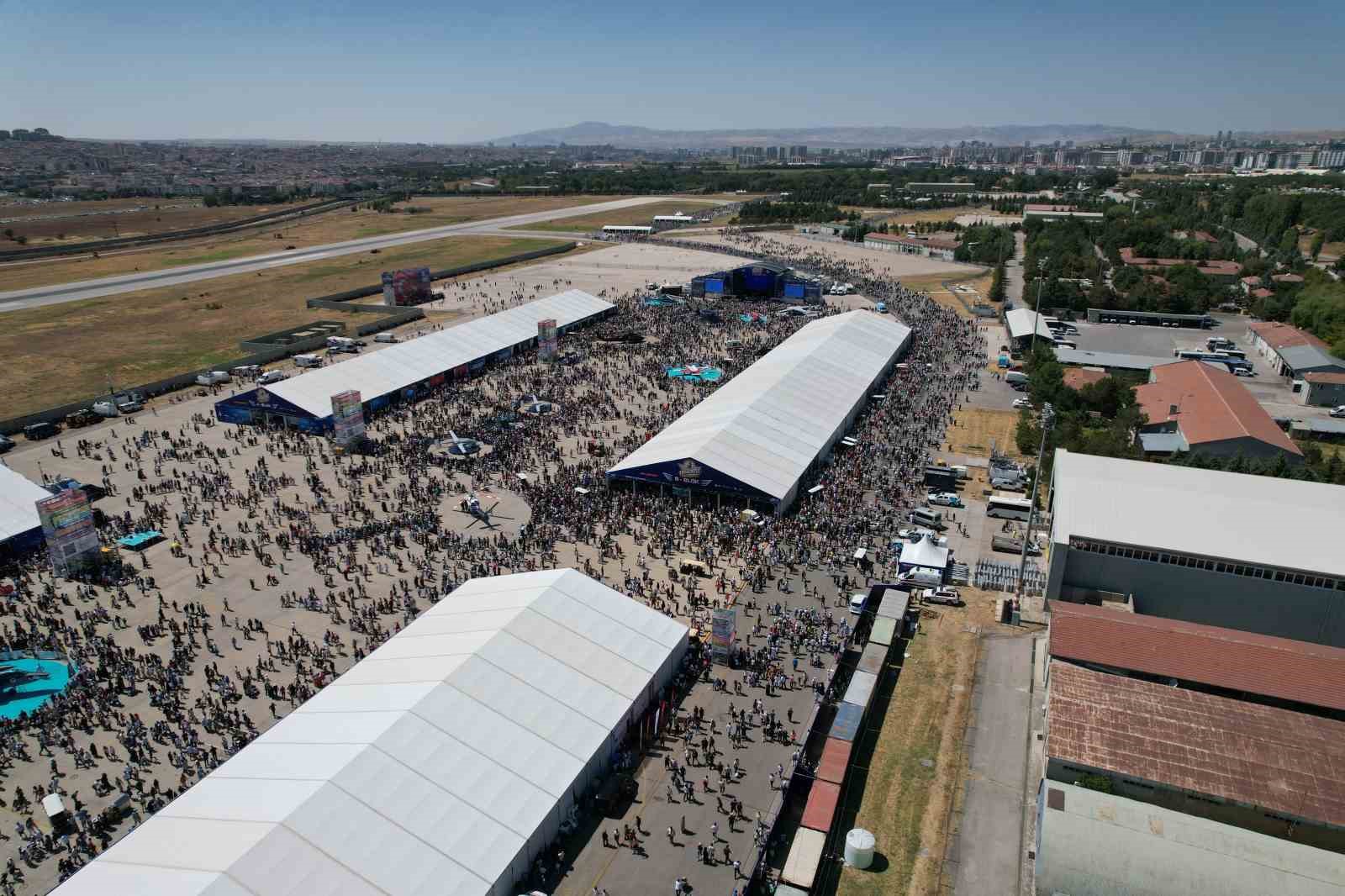 BAŞKENTTE TEKNOLOJİ VE BİLİM MERAKLILARINA KAPILARINI AÇAN TEKNOFEST’TE, YERLİ VE