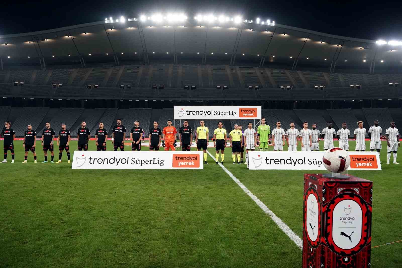 Trendyol Süper Lig: Fatih Karagümrük: 0 – Beşiktaş: 0 (Maç devam ediyor) BEŞİKTAŞ, TRENDYOL SÜPER LİG'İN İLK HAFTASINDA FATİH KARAGÜMRÜK'E KONUK OLUYOR.