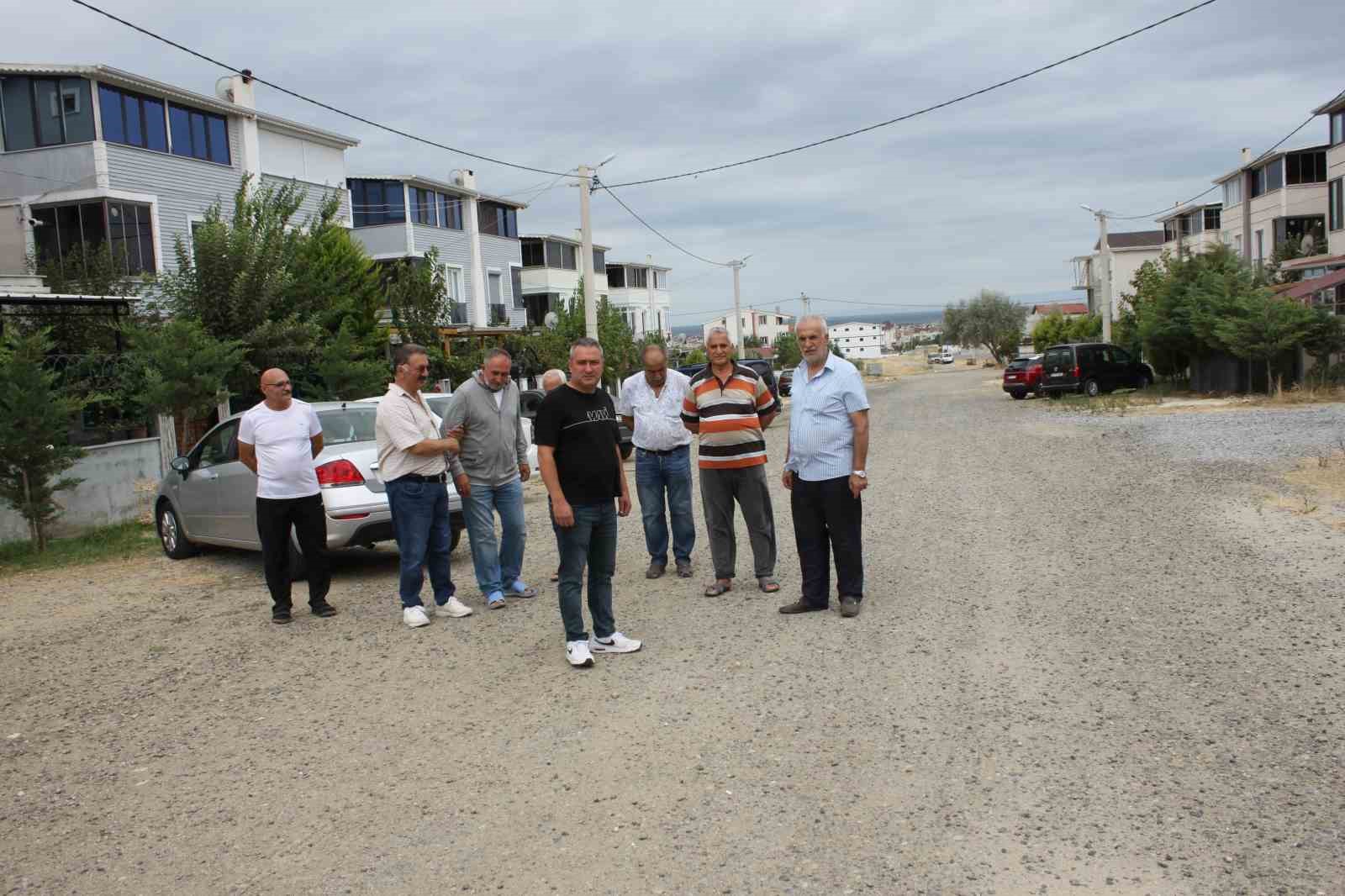 TEKİRDAĞ'IN MARMARAEREĞLİSİ İLÇESİNE BAĞLI YENİÇİFTLİK MAHALLESİNDE YILLARDIR YAŞANAN ALTYAPI PROBLEMİ