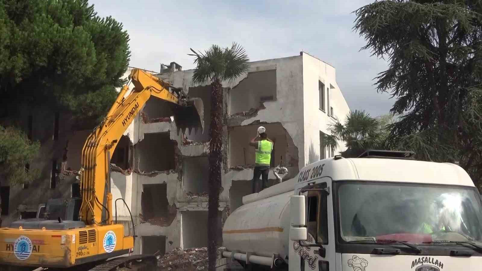 TUZLA'DA YAPI ÖMRÜNÜ TAMAMLAMIŞ SİTELERİN KENTSEL DÖNÜŞÜM SÜRECİNE GİRMESİ ÇERÇEVESİNDE,