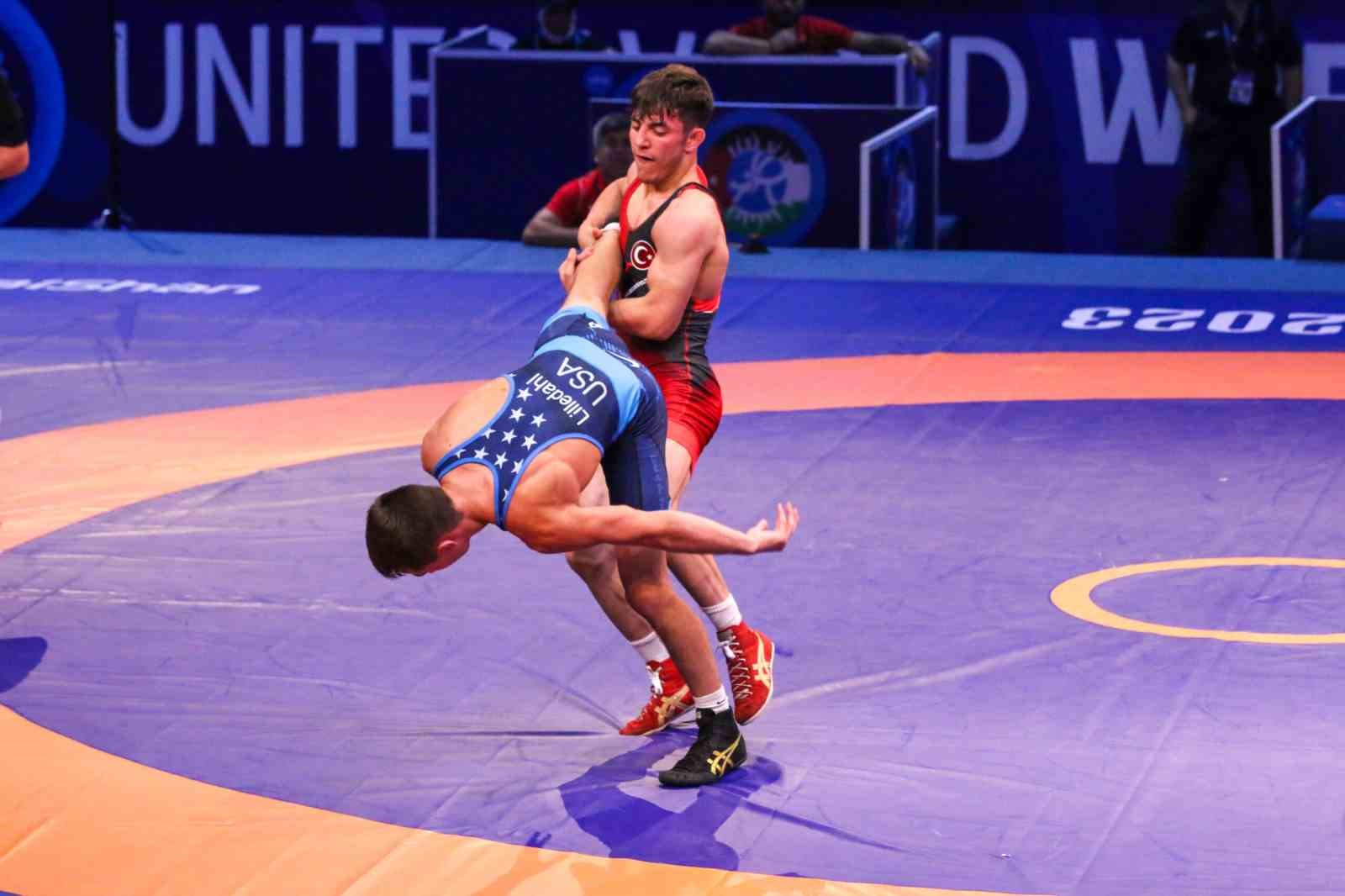 U20 DÜNYA GÜREŞ ŞAMPİYONASI'NDA AY-YILDIZLI SPORCULAR, 1 BRONZ MADALYA MÜSABAKASI