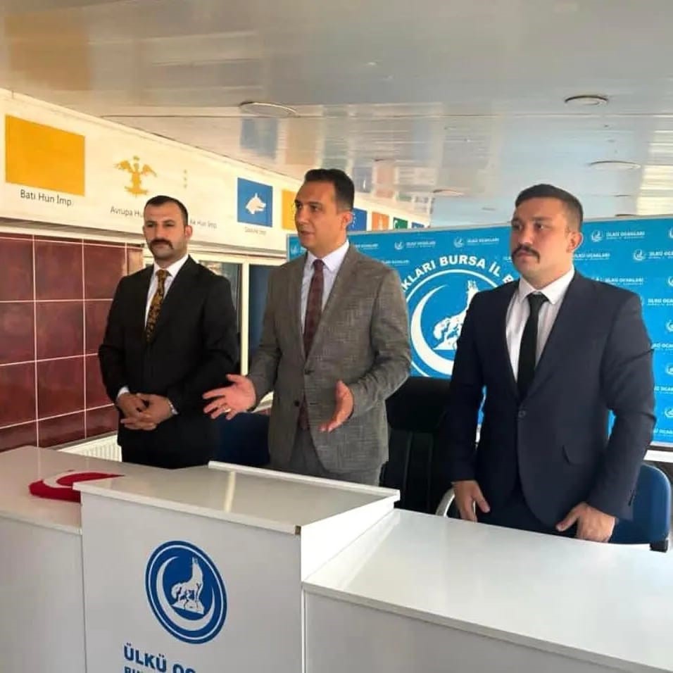 ÜLKÜ OCAKLARI BURSA İL BAŞKANLIĞI’NDA GERÇEKLEŞTİRİLEN DEVİR TESLİM TÖRENİNDE 2