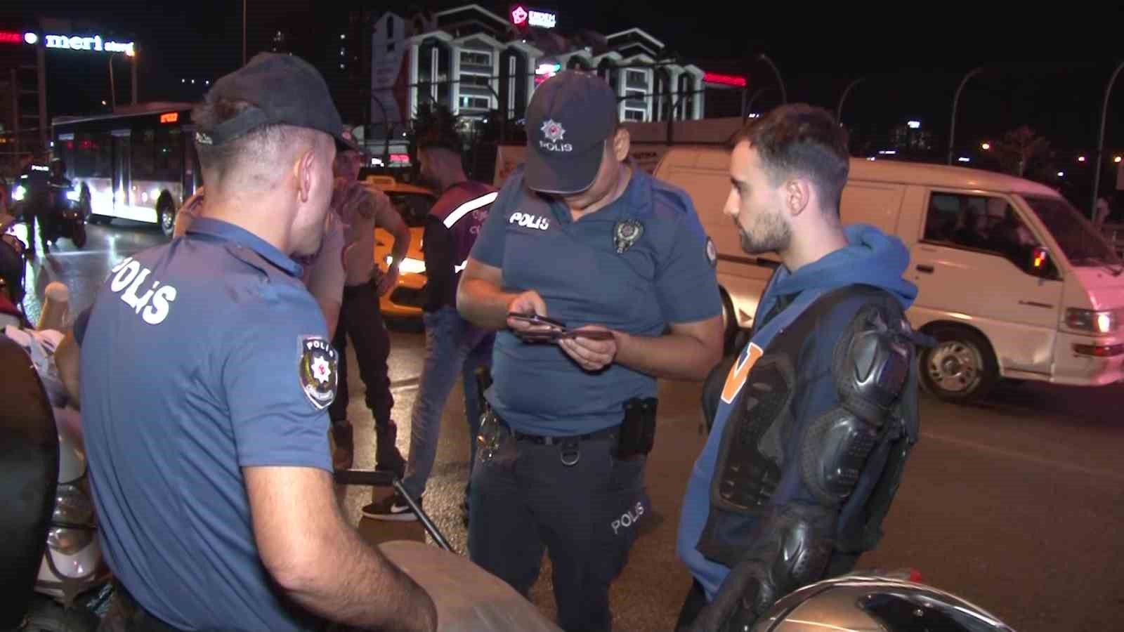 İSTANBUL ASAYİŞ ŞUBE MÜDÜRLÜĞÜ, İL GENELİNDE MOTOSİKLET SÜRÜCÜLERİNE YÖNELİK ÜMRANİYE'DE