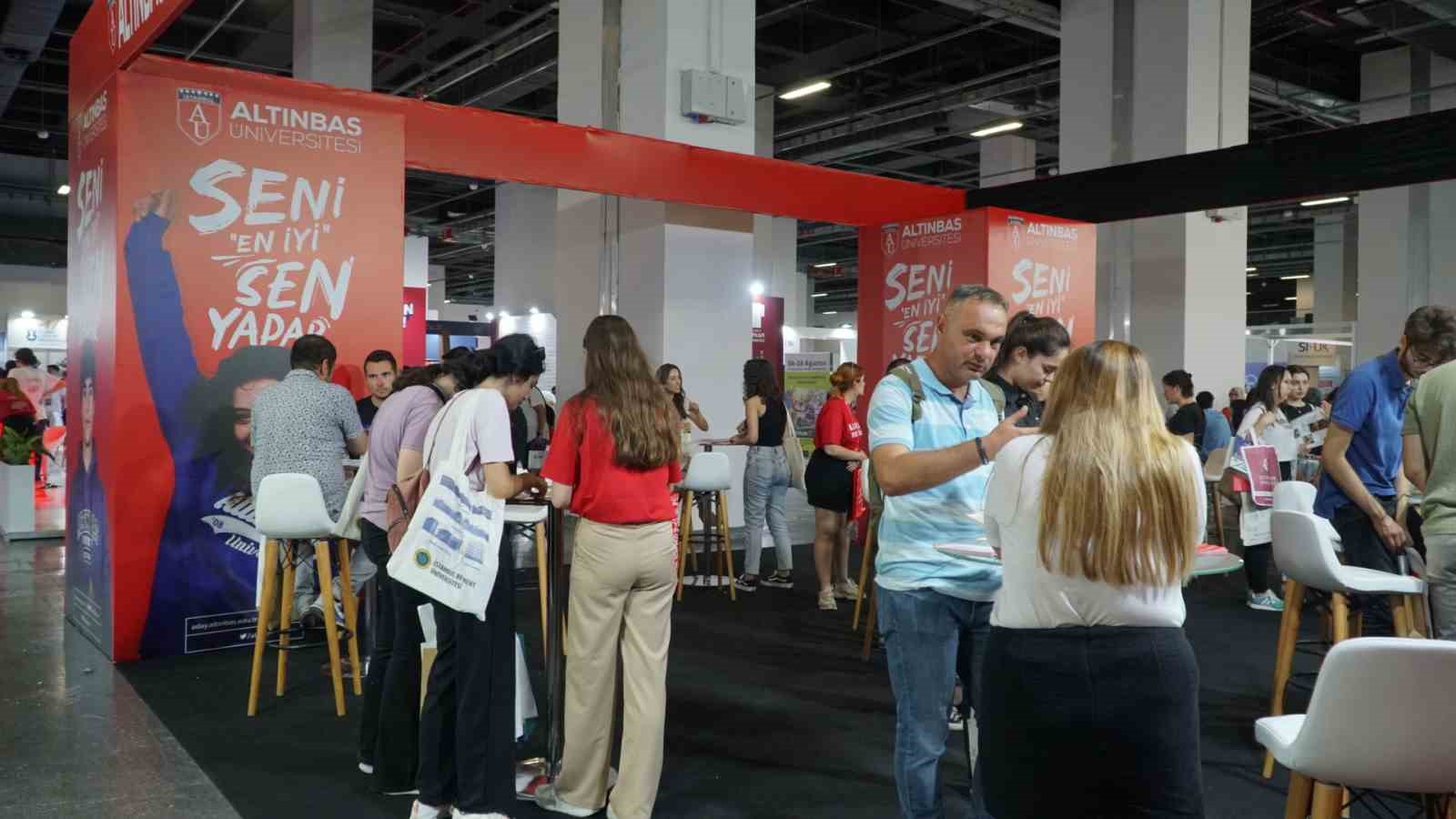ÜNİVERSİTE ADAYLARI İÇİN TERCİH MARATONU DEVAM EDİYOR. ÖĞRENCİLERİN KENDİLERİNE EN