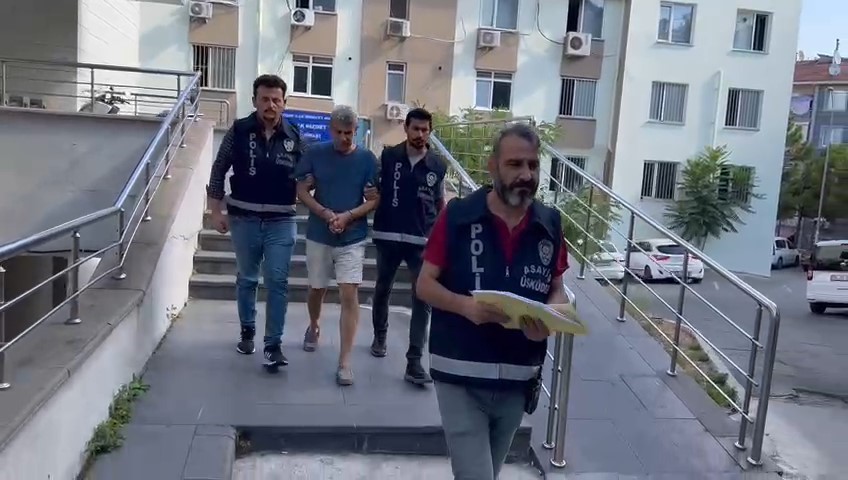 ÜSKÜDAR’DA BİR ŞAHIS, ATM ÖNÜNDE YAŞANAN SIRA KAVGASINDA TARTIŞTIĞI KİŞİYİ