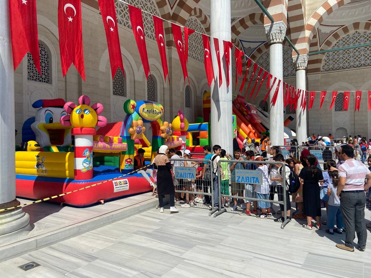 ÜSKÜDAR BELEDİYESİ, YAZ KUR’AN KURSU’NUN SON GÜNÜNDE BÜYÜK ÇAMLICA CAMİİ