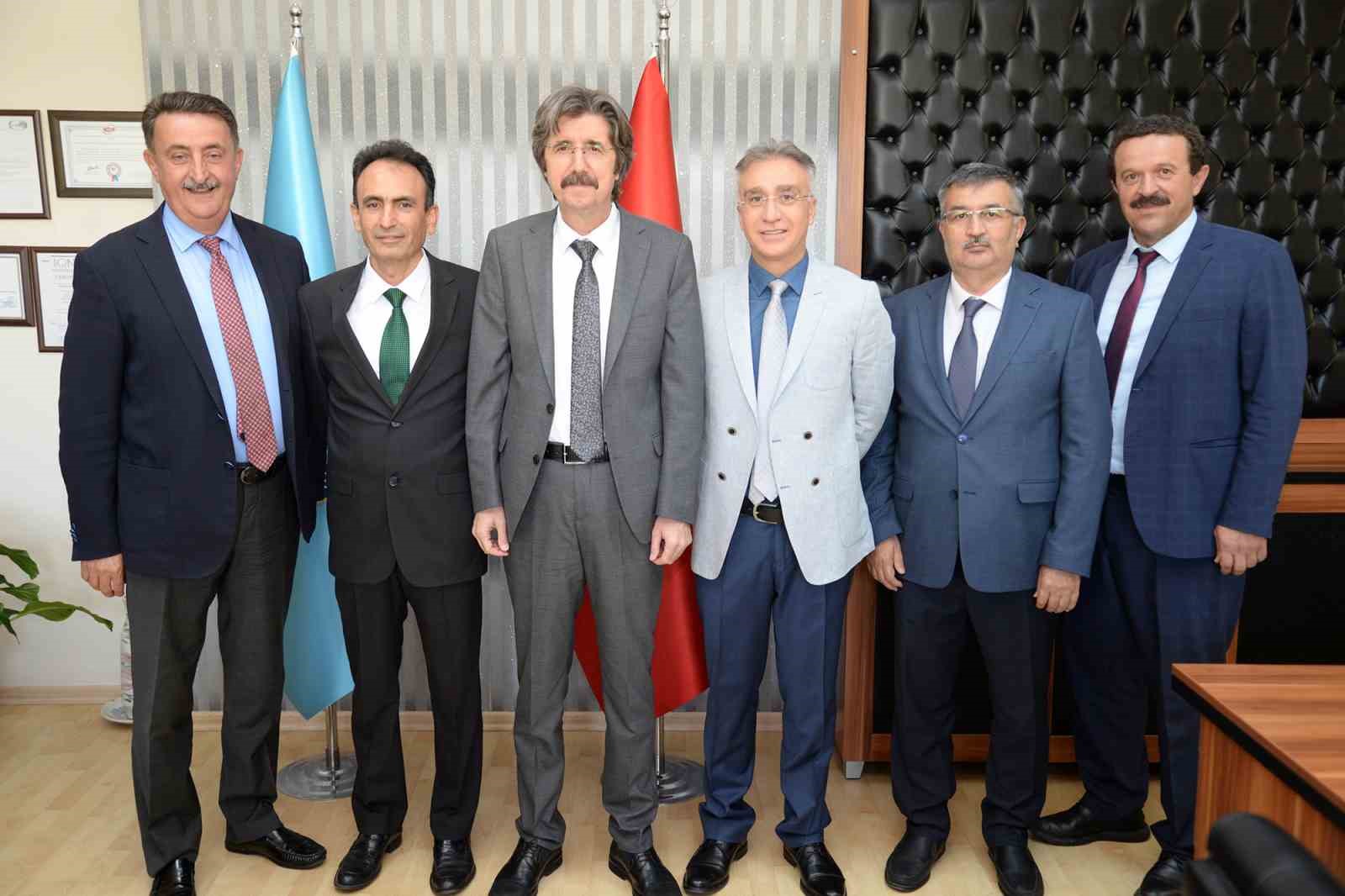 BURSA ULUDAĞ ÜNİVERSİTESİ (BUÜ) VETERİNER FAKÜLTESİ’NE DEKAN OLARAK ATANAN PROF.