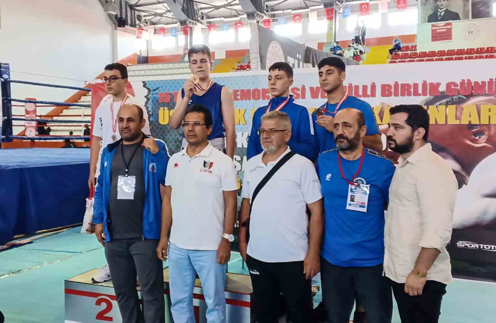 ULUSAL VE ULUSLARARASI MÜSABAKALARDAN BAŞARILI SONUÇLARLA DÖNEN YENİMAHALLE BELEDİYESİ SPOR
