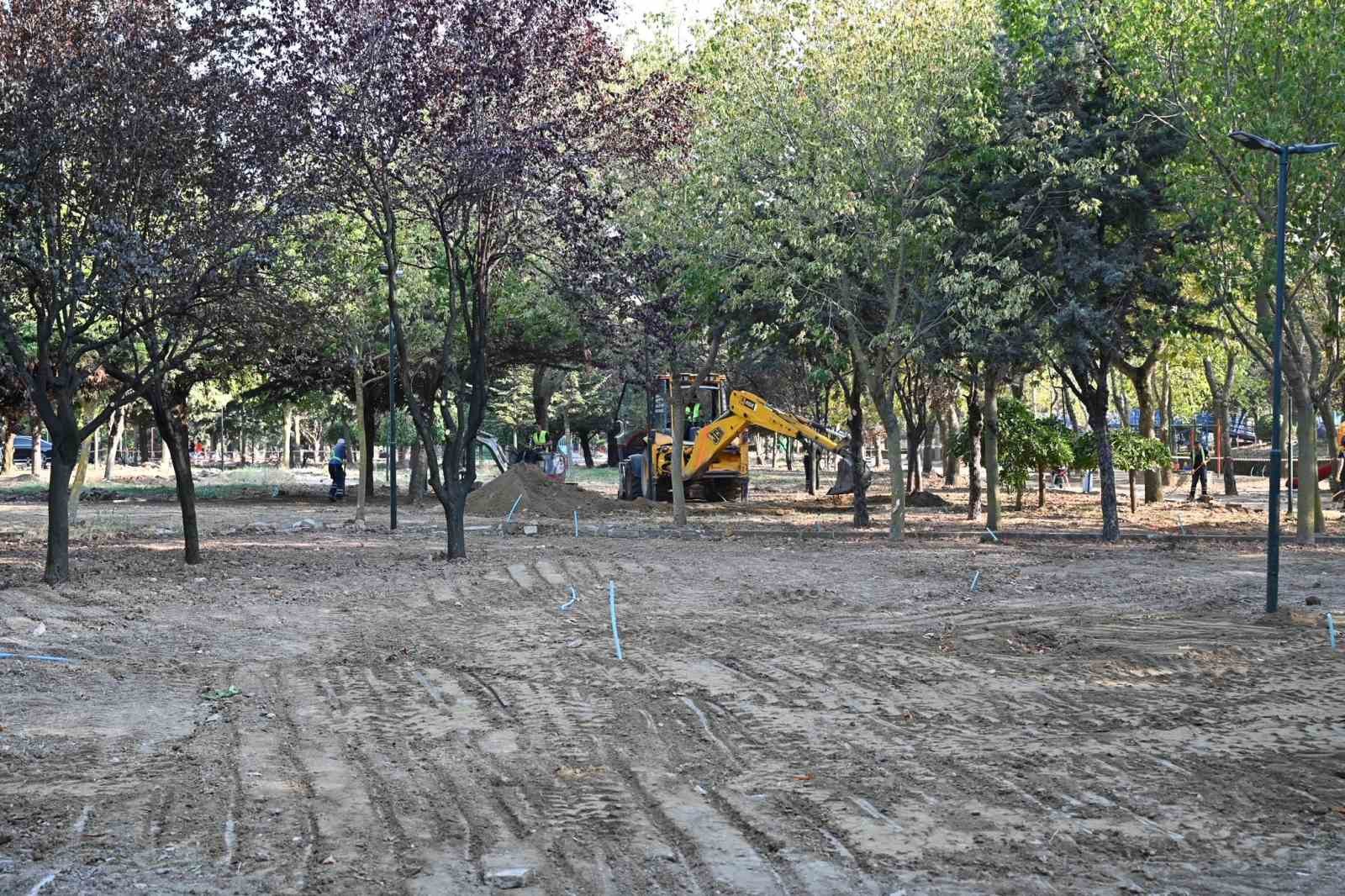 BURSA’NIN YENİDEN ‘YEŞİL’ KİMLİĞİNİ KAZANMASI İÇİN BİR TARAFTAN ŞEHRE BÜYÜK