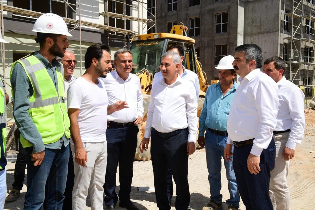 MALATYA ZİYARETİ ÇERÇEVESİNDE YARALARIN SARILDIĞI YEŞİLYURT’TA YAPILAN KENTSEL DÖNÜŞÜM ÇALIŞMALARINI