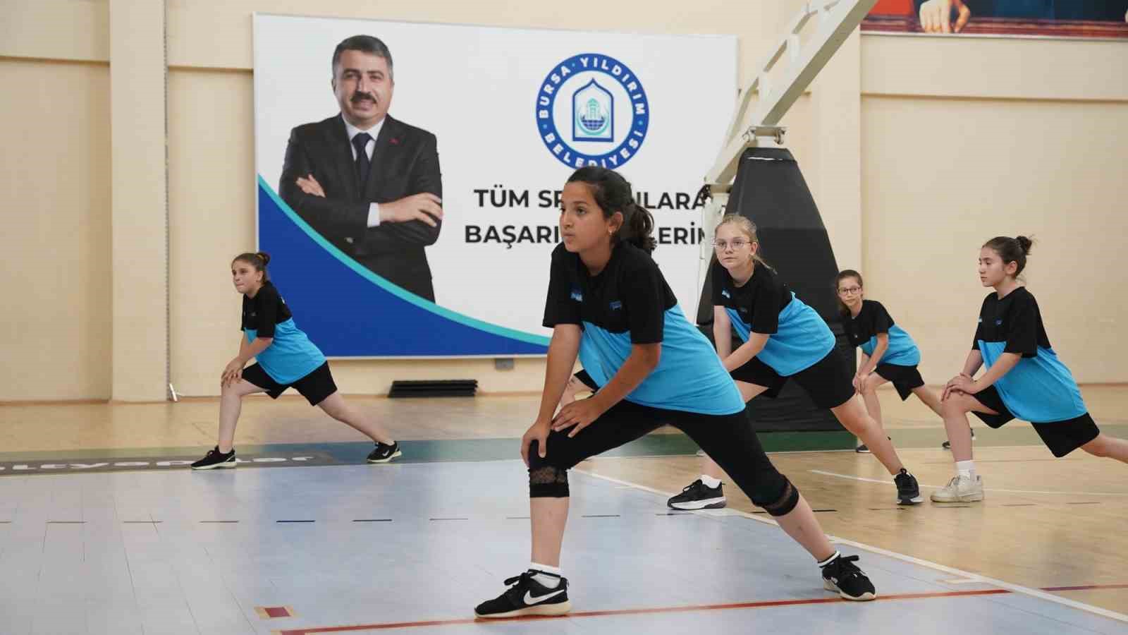 YILDIRIM BELEDİYESİ, İLÇENİN ‘SPOR KENTİ’ KİMLİĞİNİ GÜÇLENDİRECEK ÇALIŞMALARI HAYATA GEÇİRMEYE