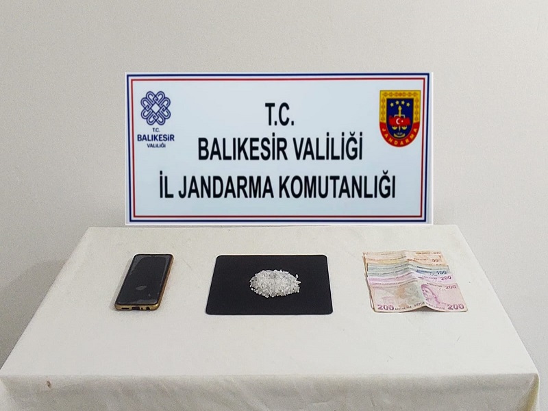 Balıkesir İl Jandarma Komutanlığınca, uyuşturucu madde imal ve ticaretine yönelik