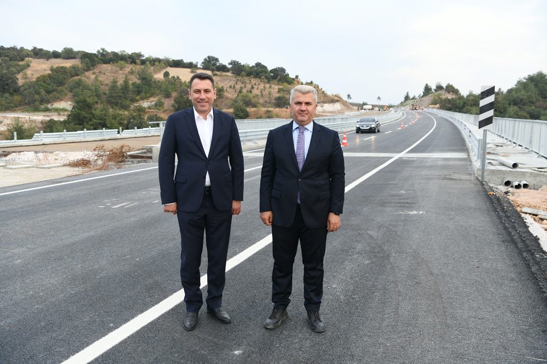 Balıkesir-Dursunbey yolunun önemli bir aşaması olan Naipler Viyadüğü tamamlandı ve