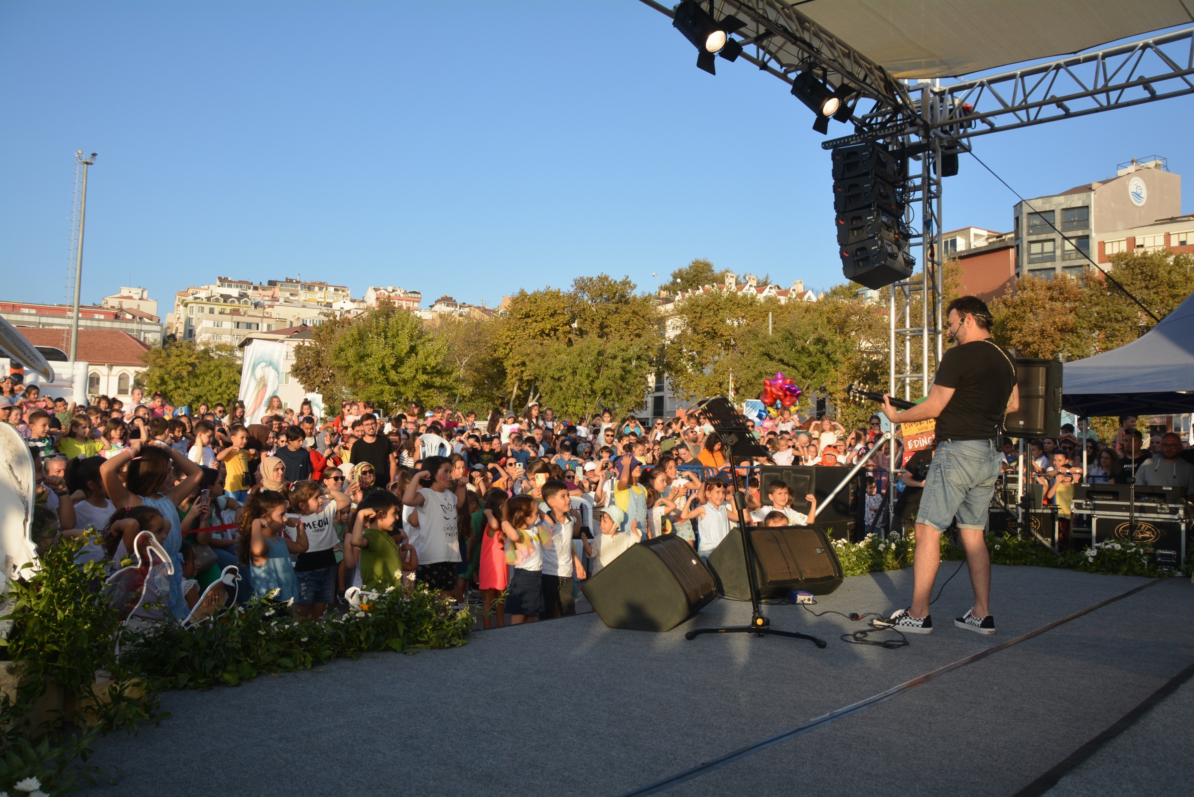 Bandırma’da çocuk kahkahaları yankılandı Uluslararası Bandırma Kuşcenneti Kültür ve Turizm Festivali etkinlikleri kapsamında Çocuk