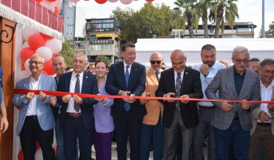 Bandırma’da kelimelerin büyüsü kitaplarla hayat buldu